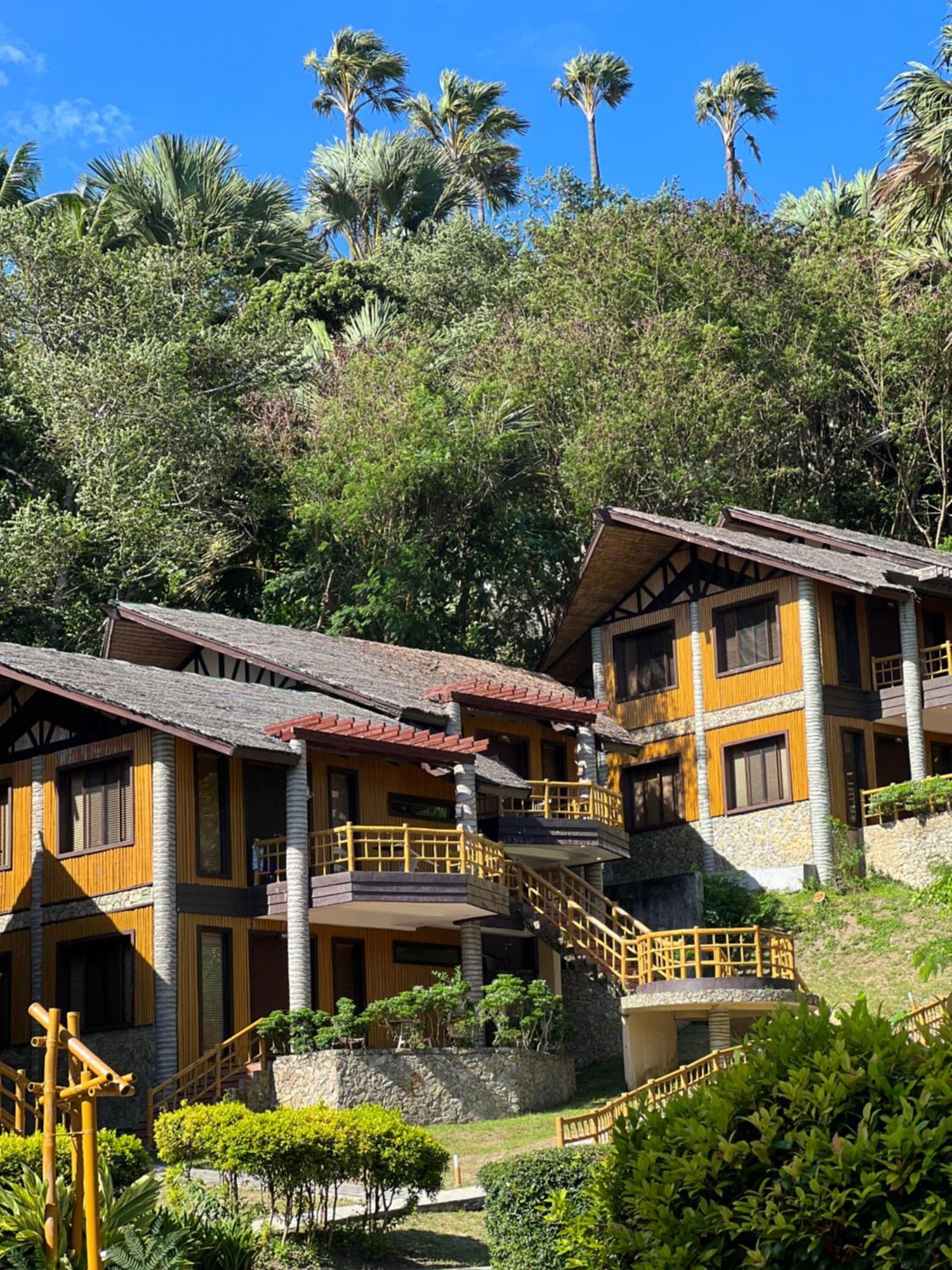 Fridays Puerto Galera Hotel Exterior foto