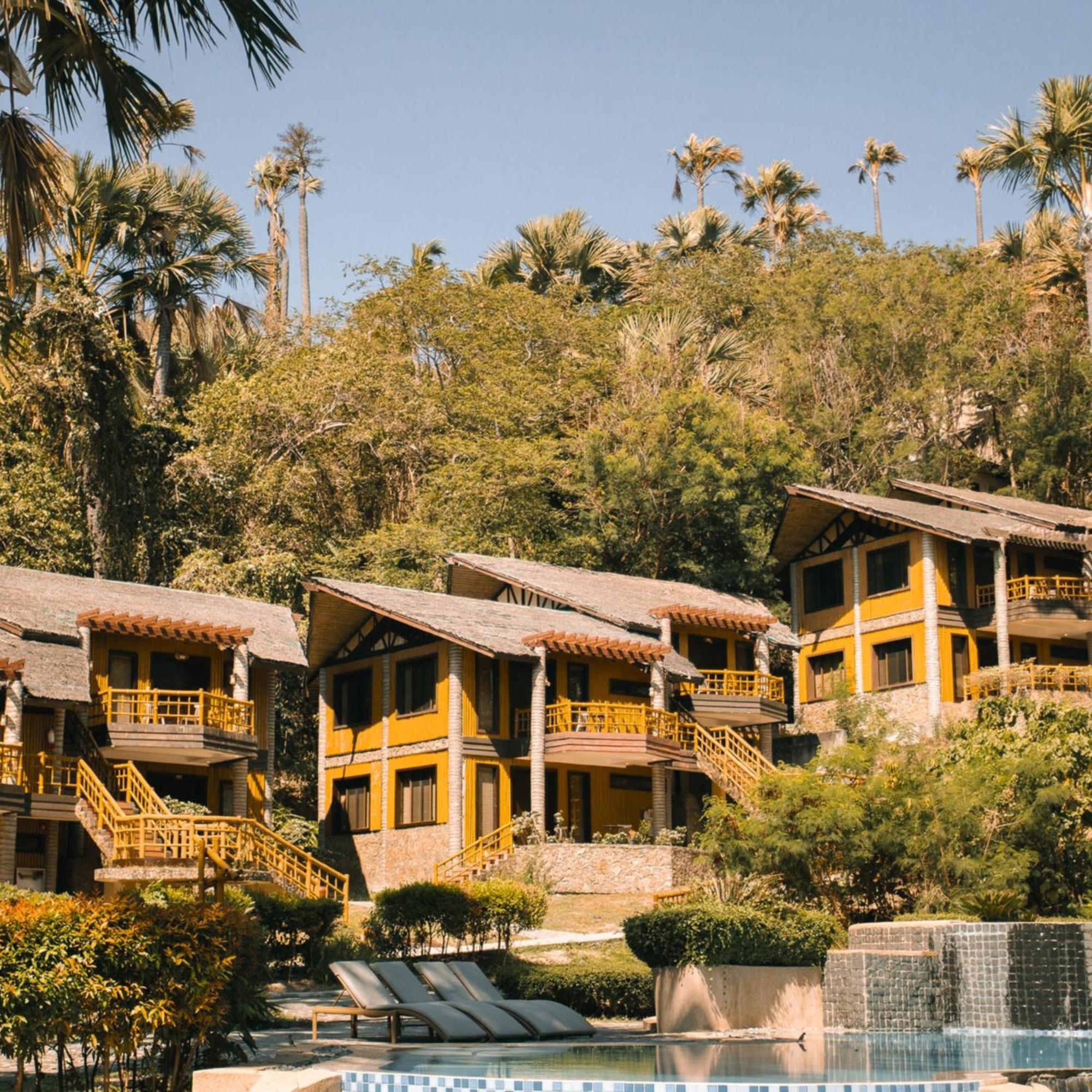 Fridays Puerto Galera Hotel Exterior foto