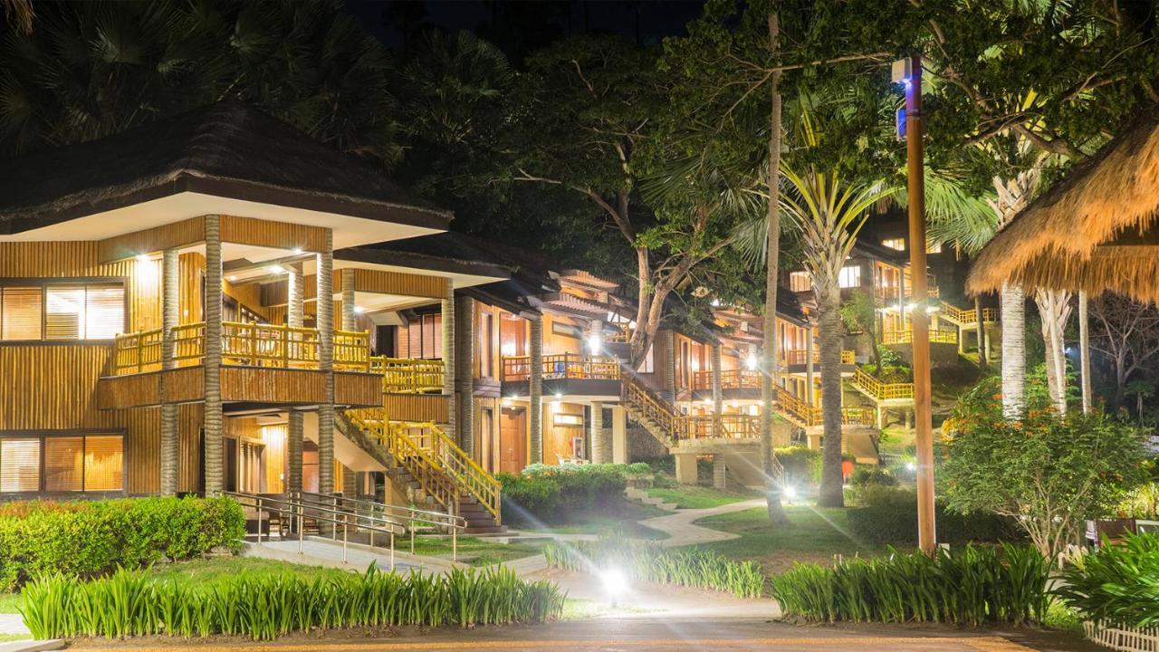 Fridays Puerto Galera Hotel Exterior foto